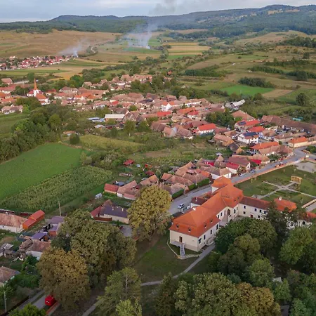 Ugron Castle Fiatfalva Bed & Breakfast