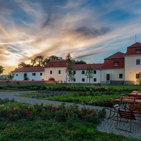 Bed & Breakfast Ugron Castle Fiatfalva *