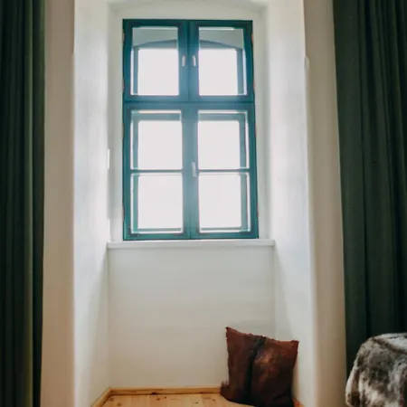 Ugron Castle Fiatfalva Bed & Breakfast *
